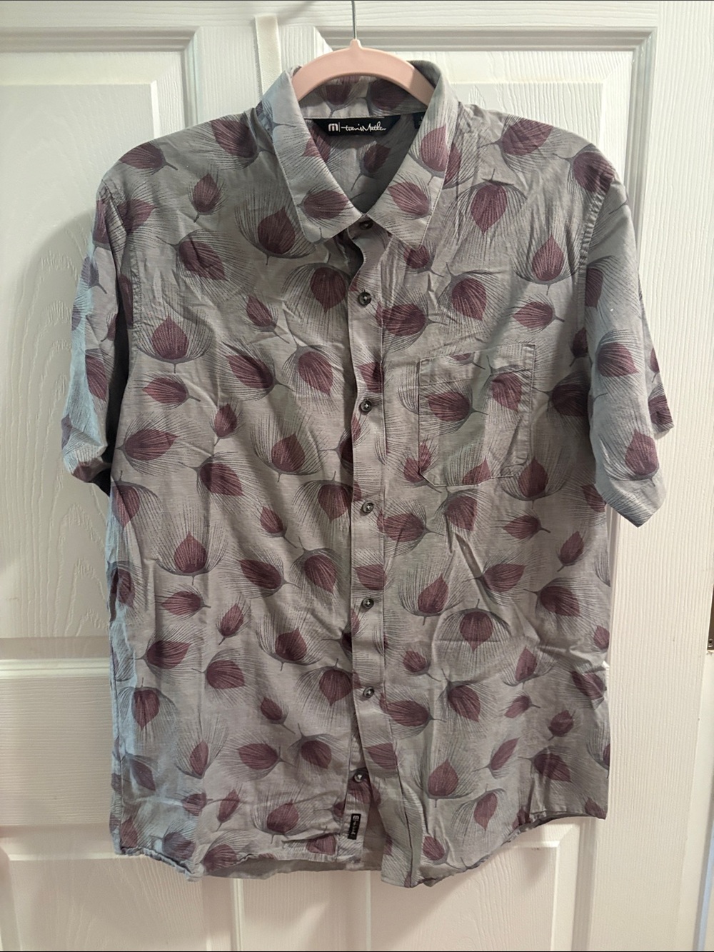 TravisMathew short sleeve shirt size M